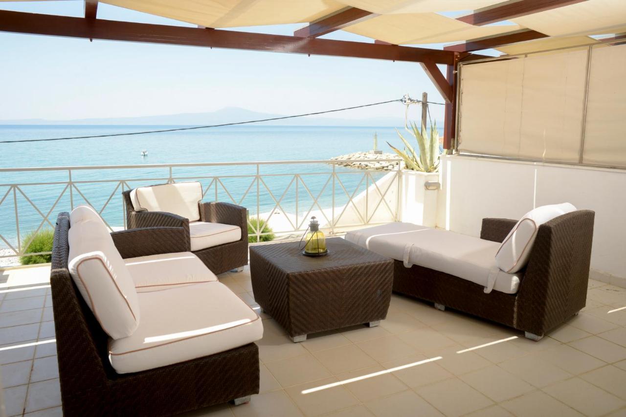 Agali 2 Superior Mezonet Front Of The Sea Apartment Akrogiali ภายนอก รูปภาพ