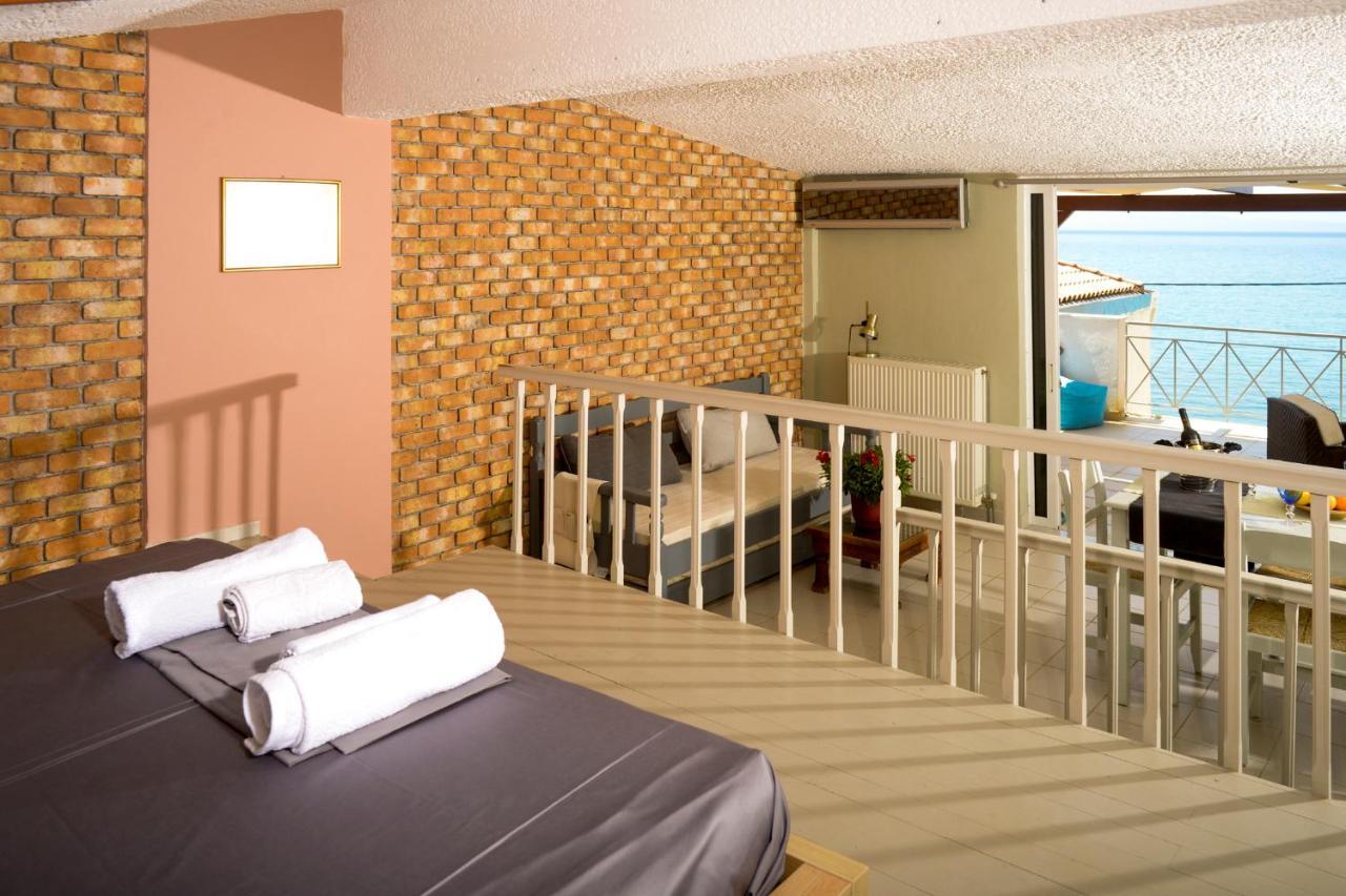 Agali 2 Superior Mezonet Front Of The Sea Apartment Akrogiali ภายนอก รูปภาพ