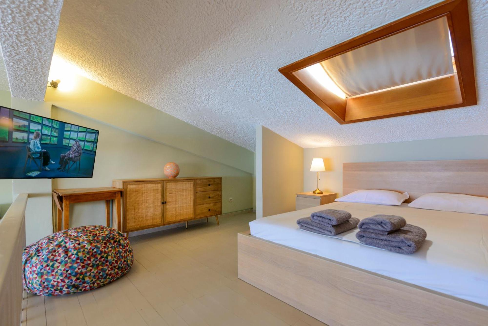 Agali 2 Superior Mezonet Front Of The Sea Apartment Akrogiali ภายนอก รูปภาพ