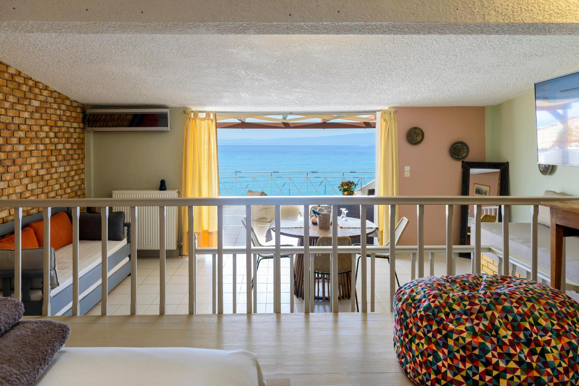 Agali 2 Superior Mezonet Front Of The Sea Apartment Akrogiali ภายนอก รูปภาพ
